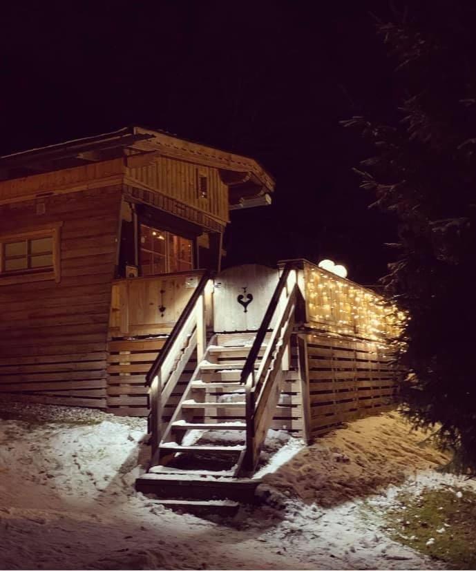 Chalet - Direkt Am 5 Sterne Campingplatz Aufenfeld Im Zillertal Mit Hallenbad Und Sauna Aschau Im Zillertal Exterior photo